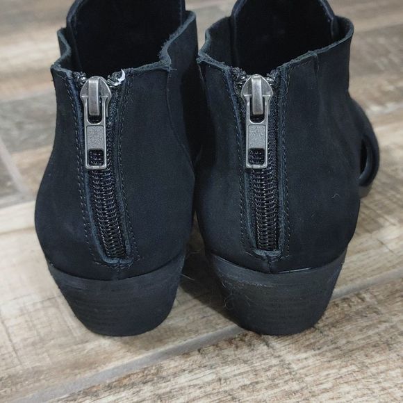 Very Volatile Black Booties - Picture 3 of 6